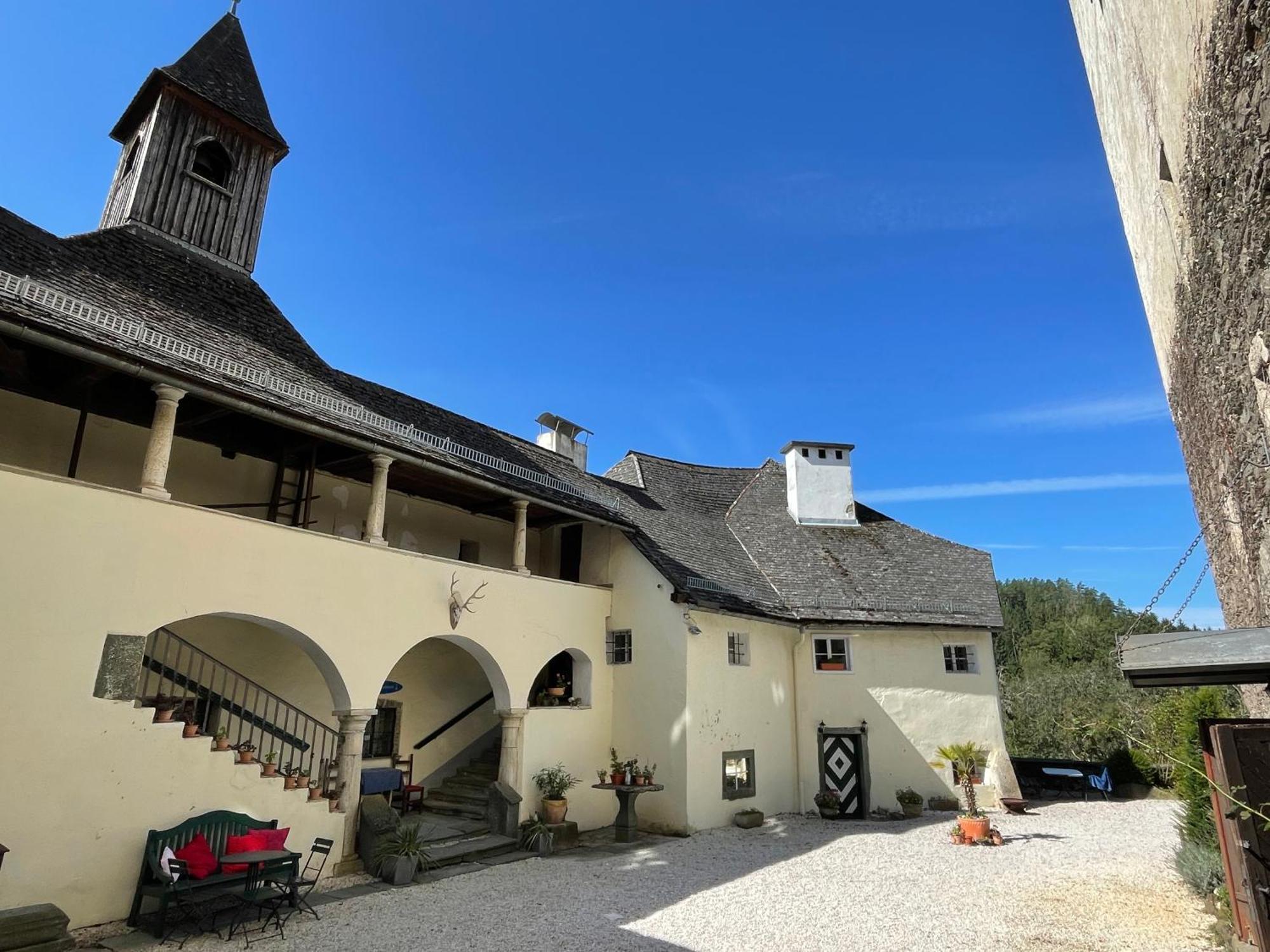 Schloss Moosburg Gaestehaus Exterior foto